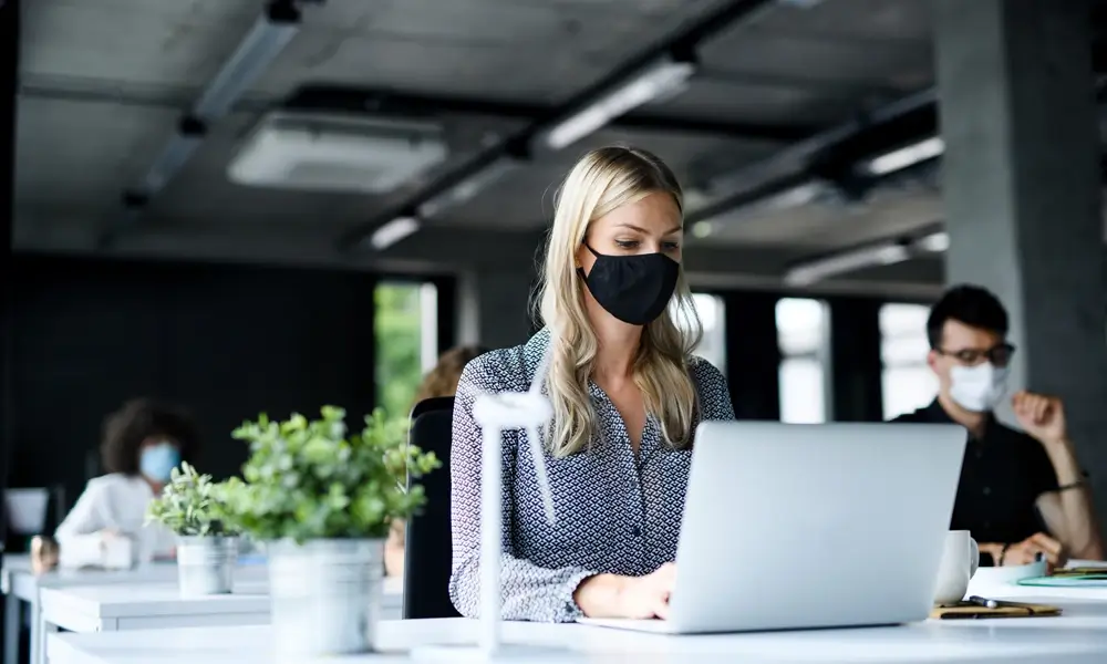 na pandemia o principal foco e proteger as pessoas