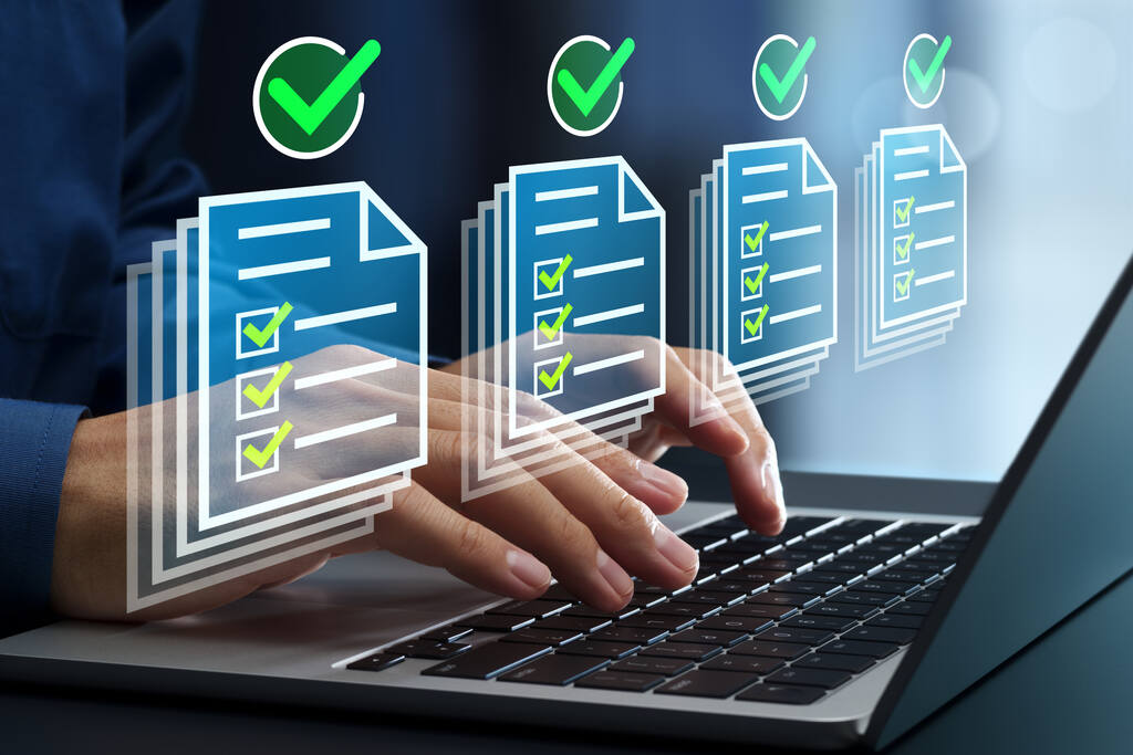 Gestão de contratos digitais com monitoramento de documentos e checklist em ambiente corporativo